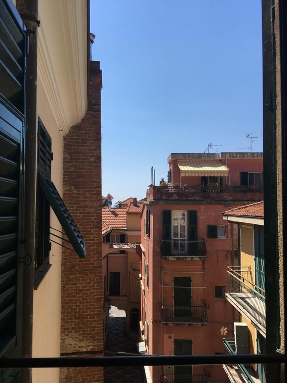 Al Castello Affittacamere Pietra Ligure Exterior foto